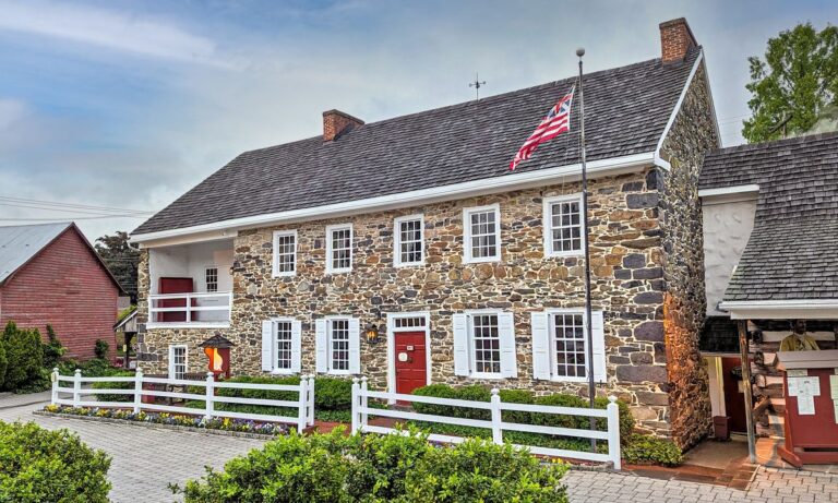 11 Real Haunted Restaurants & Bars in PA, MD & DE