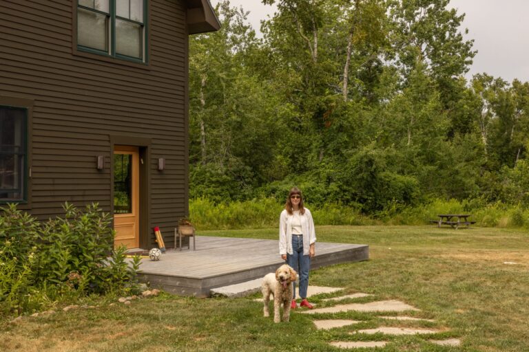 This Maine Family Home Has the Prettiest Paint Colors